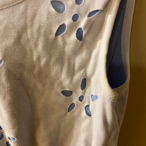 1980’s crop top white & blue with cut out pattern size medium - Picture 3 of 5